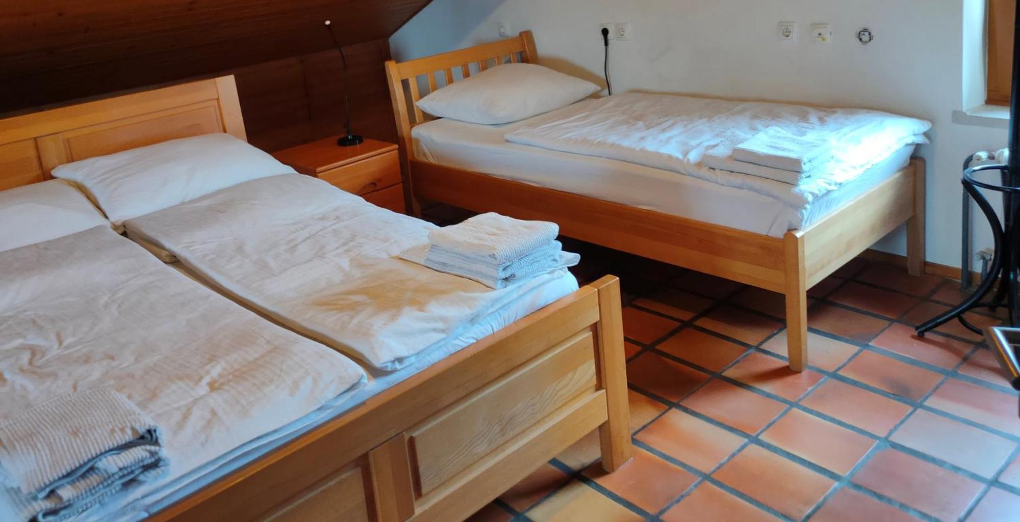 Rooms And Apartment Na Poljani Skofja Loka ห้อง รูปภาพ